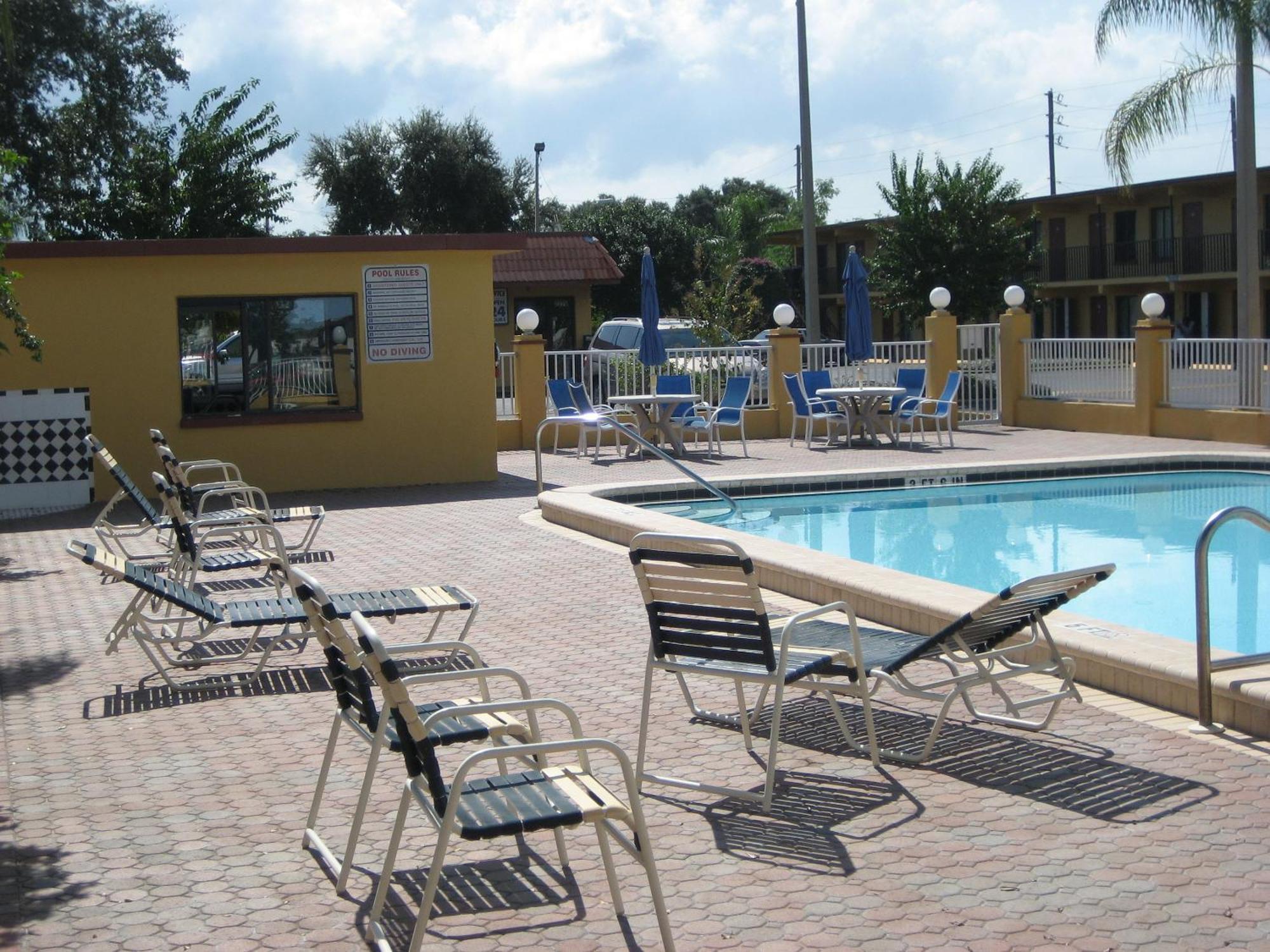 Gulf Way Inn Клиъруотър Екстериор снимка