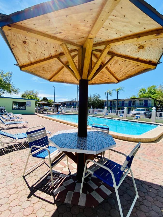 Gulf Way Inn Клиъруотър Екстериор снимка