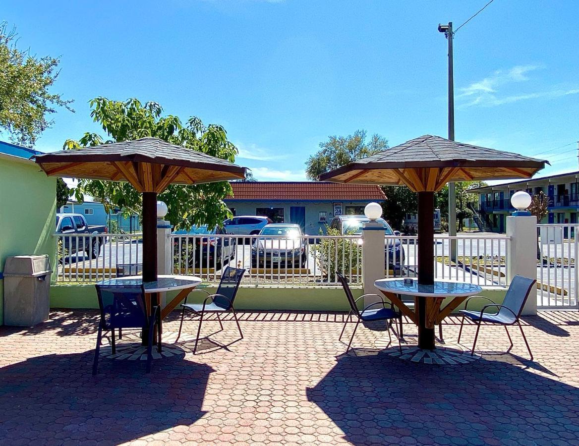 Gulf Way Inn Клиъруотър Екстериор снимка